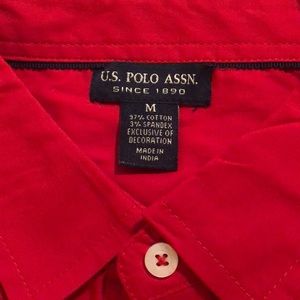 NWT U.S. POLO ASSN WOMENS SIZE MEDIUM BUTTON DOWN TOP IN RED MSRP $44
